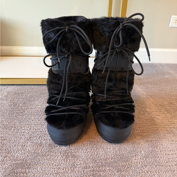 Icon Water Resistant Faux Fur Moon Boot - Picture 8 of 12